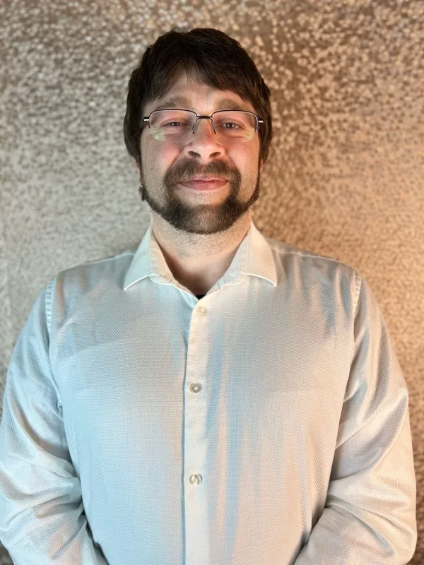 Before selfie - Professional AI headshot 1